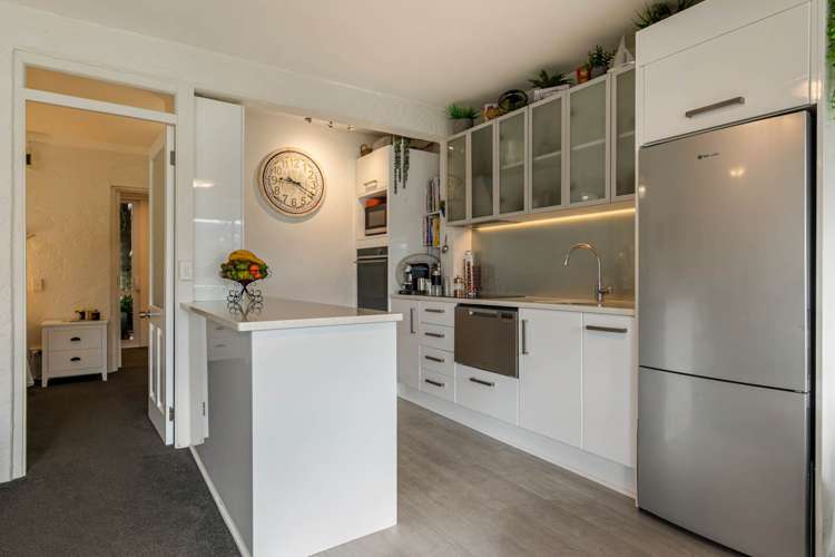 2C Weranui Road Waiwera_11