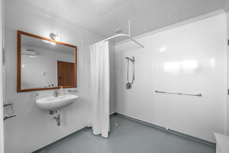 442 Queens Drive Windsor_12