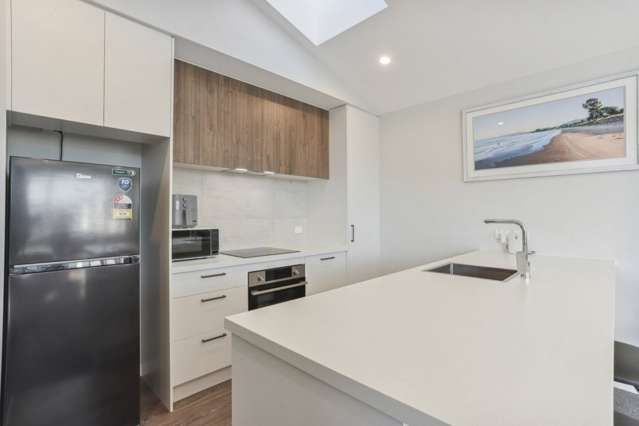 318/30 Bob Robertson Drive Woodend_4