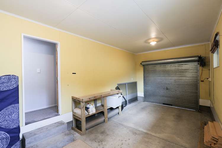 2 Lord Auckland Road Wakefield_18