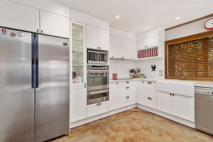 15a Holden Avenue Holdens Bay_24