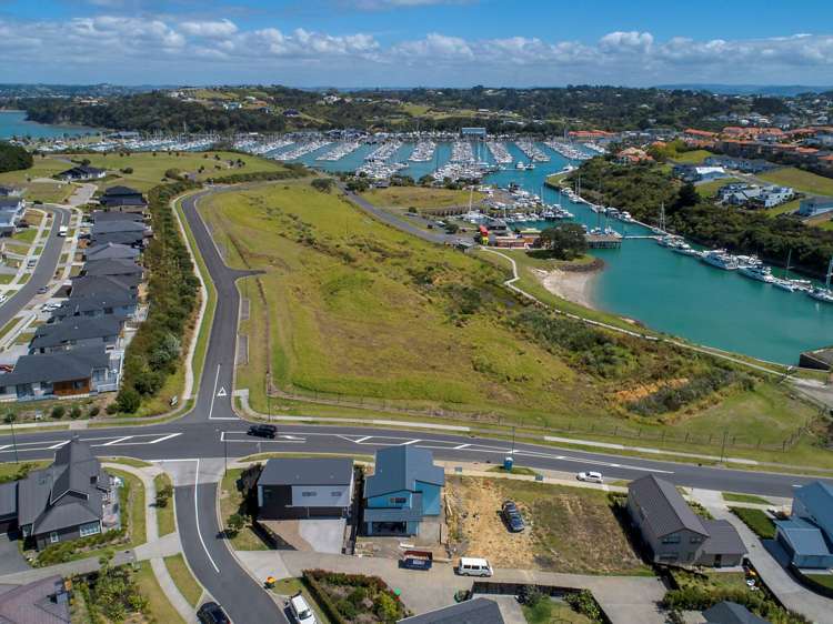 81 Pinecrest Drive Gulf Harbour_17