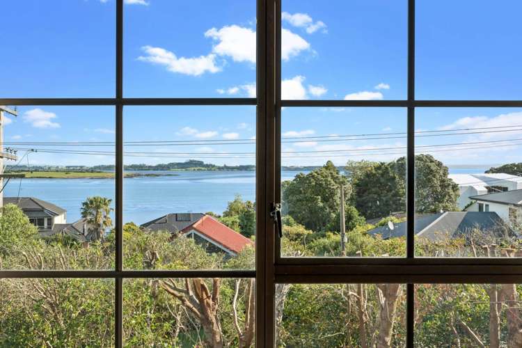 30 Hoskins Avenue Hillsborough_21