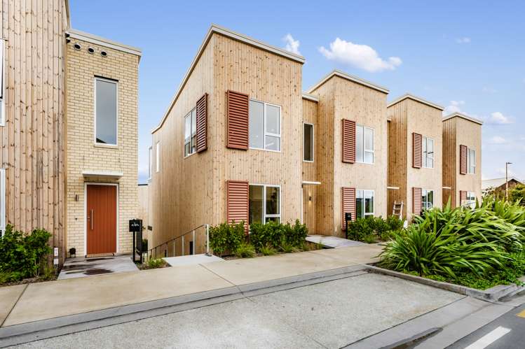 5/27b Hudson Bay Road Hobsonville_11