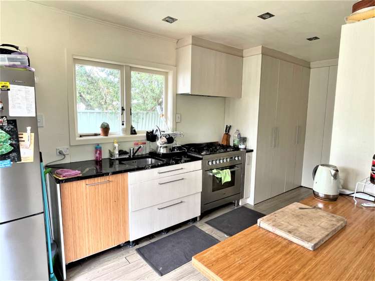 1/3 Mackenzie Street Te Atatu South_5