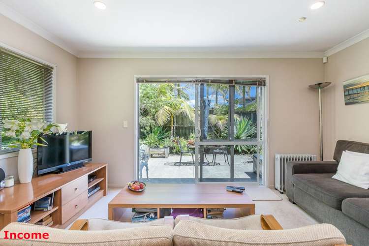 2 Manon Crescent Greenhithe_19