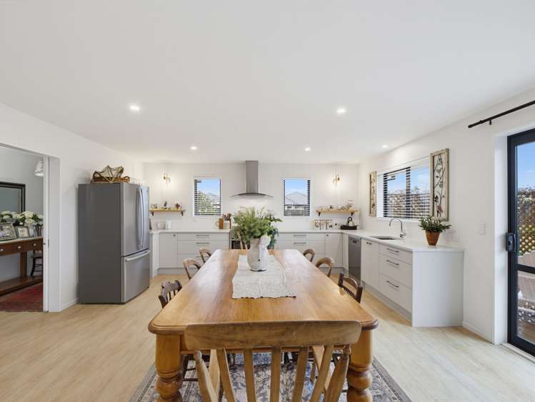 3/2 Loe Place Amberley_9