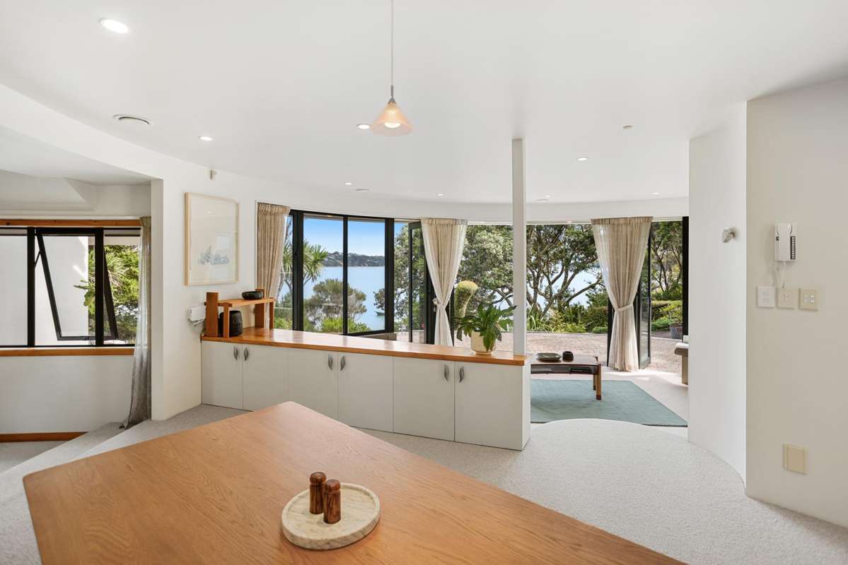 16 James Clendon Place_4