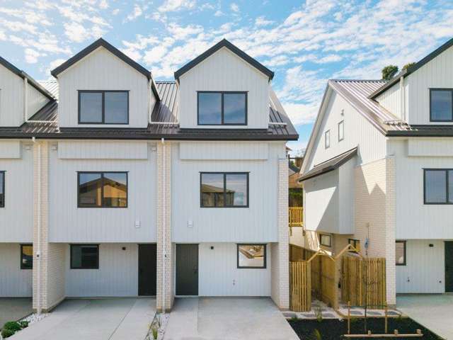Move-In Ready Home in Popular Stanmore Bay