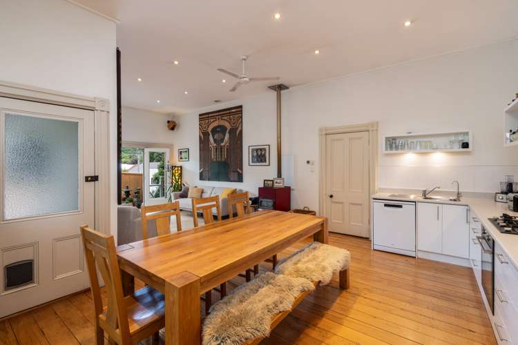 220 North Road North East Valley_10