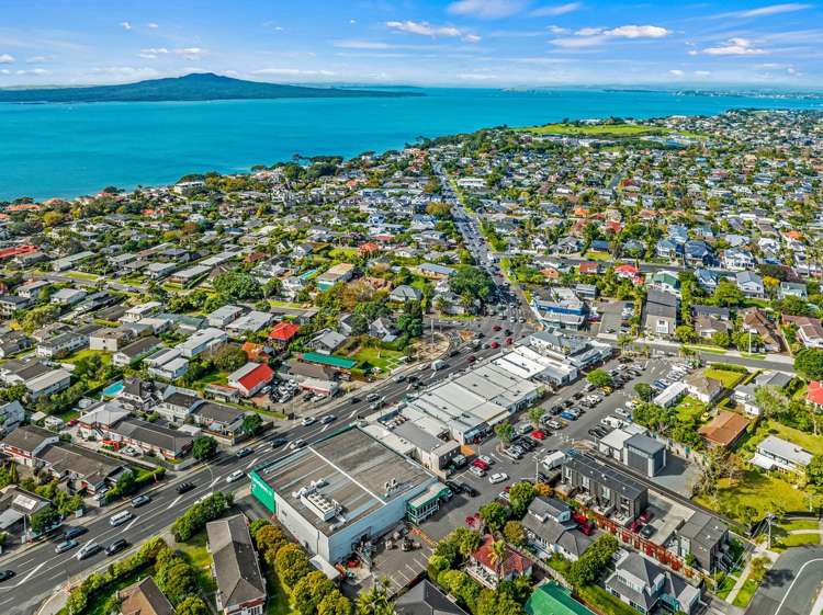 347 - 349 Lake Road Hauraki_8