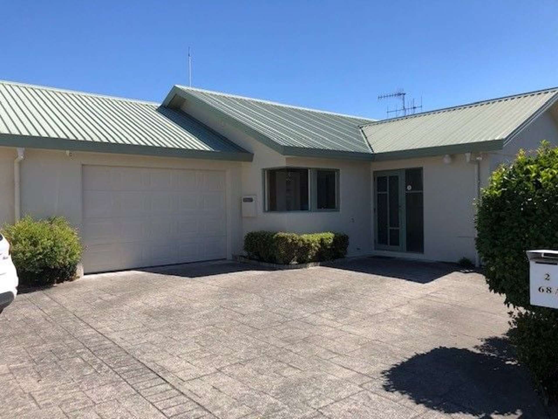 2/68A Guppy Road Greenmeadows_0