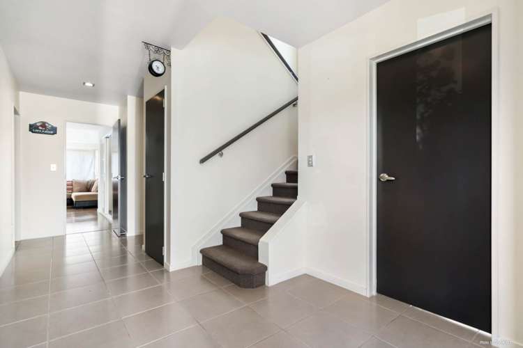 61 Mandival Avenue Flat Bush_1