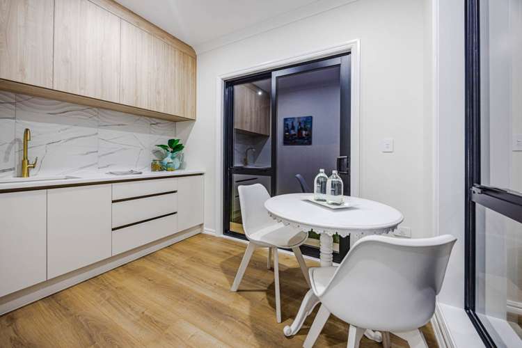 17 Ballyalton Crescent Flat Bush_15