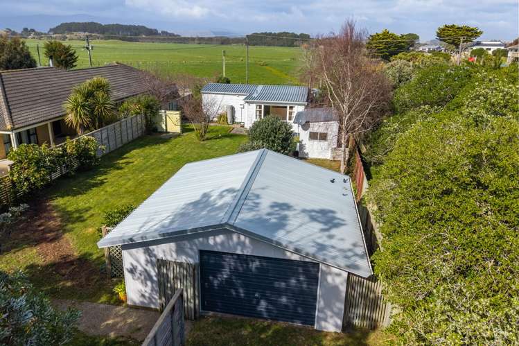 674 Waikawa Beach Road Waikawa Beach_13