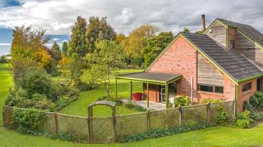 275 Kimberley Road_3