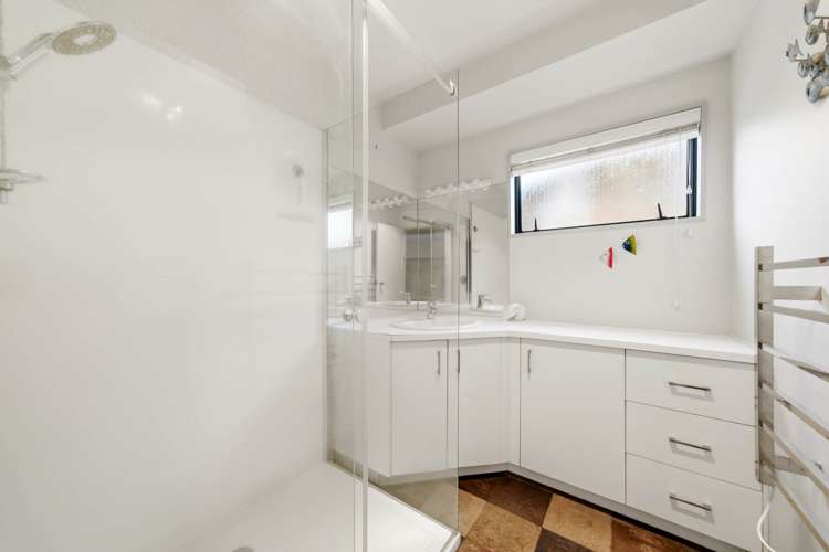 9 Lyttelton Avenue Forrest Hill_15