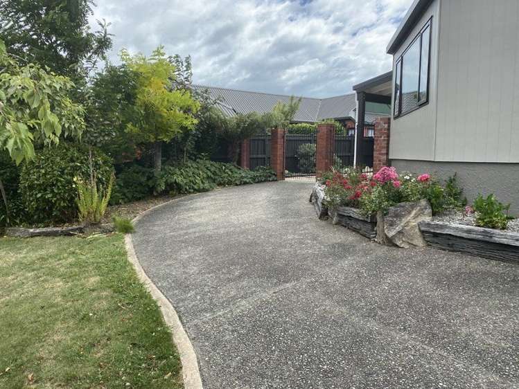 40 Farnham Drive Richmond_18