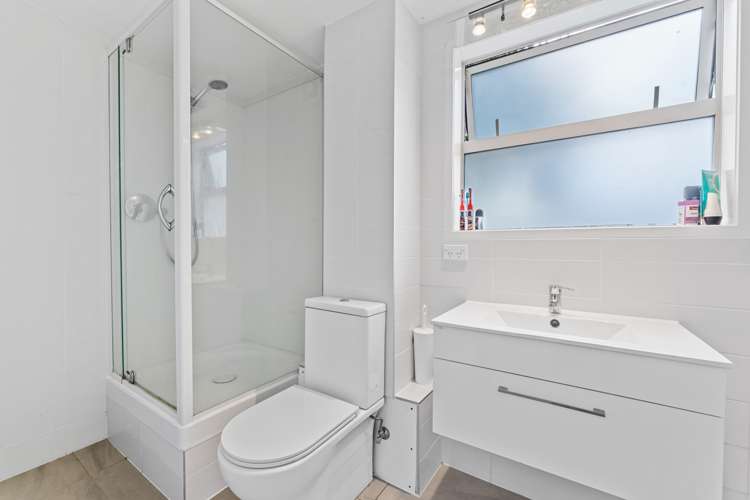 1/64 Seaview Road Castor Bay_29