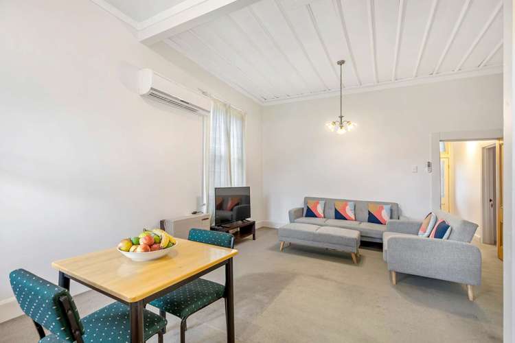 127 Linton Street West End_9