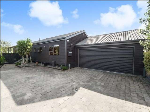 Featuring three large bedrooms, master with it's own WIR and En-suite.