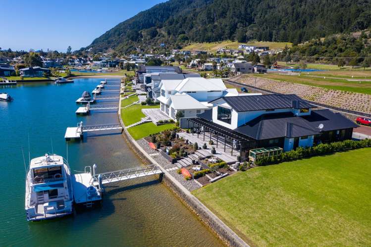 304 Waterways Parade Pauanui_22