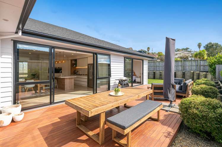 13 Surf View Crescent Red Beach_21