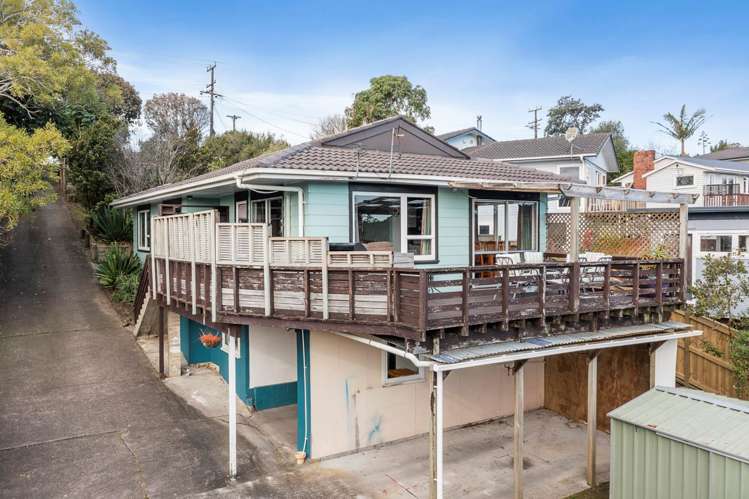 166 Glengarry Road Glen Eden_1