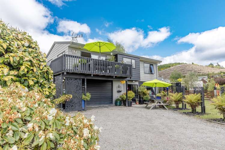 10 Rowena Crescent Motuoapa_0