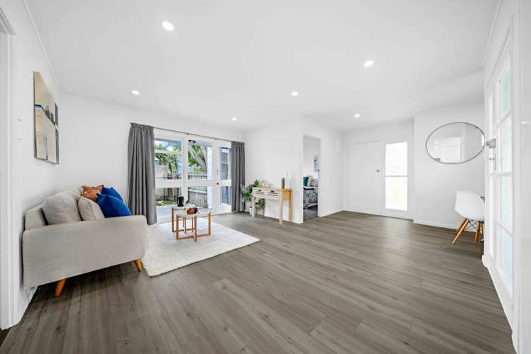 69 Alexander Crescent Otara_11