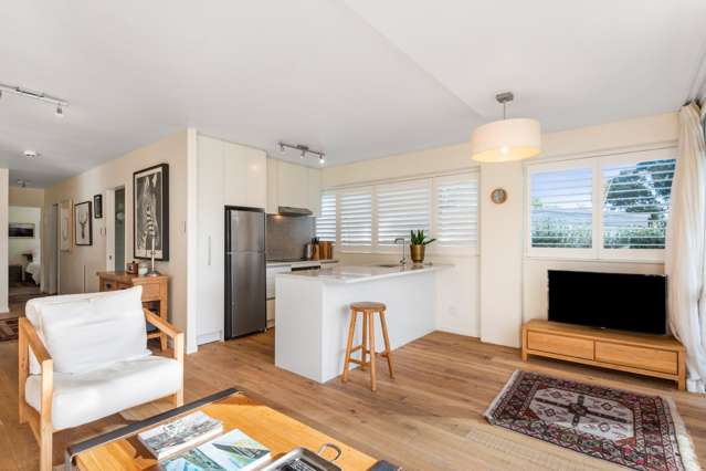 2/57 Sarsfield Street Herne Bay_3