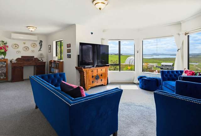 Experience Epic Harbour Views & Exceptional Living