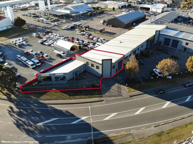 Functional office and warehouse in prime location