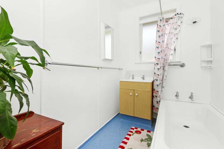 188 Sievers Grove Porirua East_13