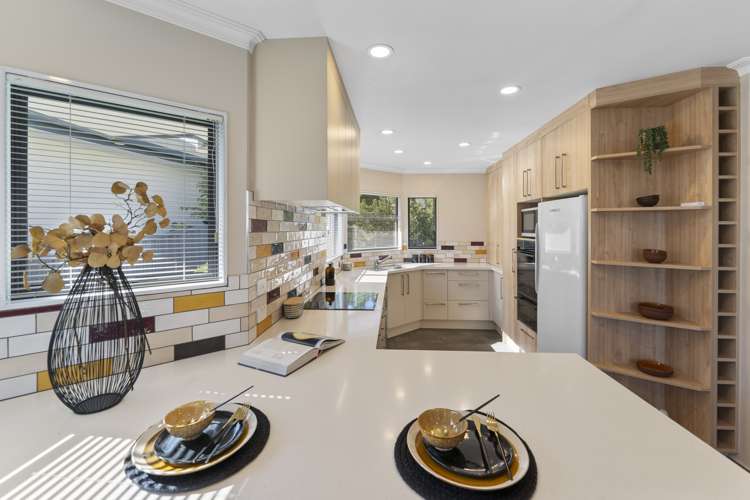 56 Olympus Way Richmond_11