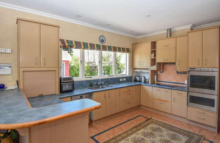 258 High Street North Carterton_6