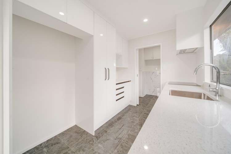 2A Netherlands Avenue Kelston_7