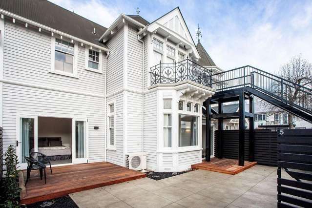 Executive Living in the Heart of Merivale