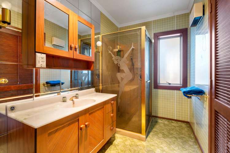 97 Easther Crescent Kew_13