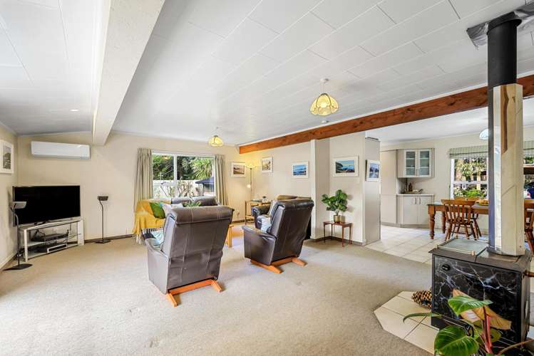 15 Neal Road Rarangi_11