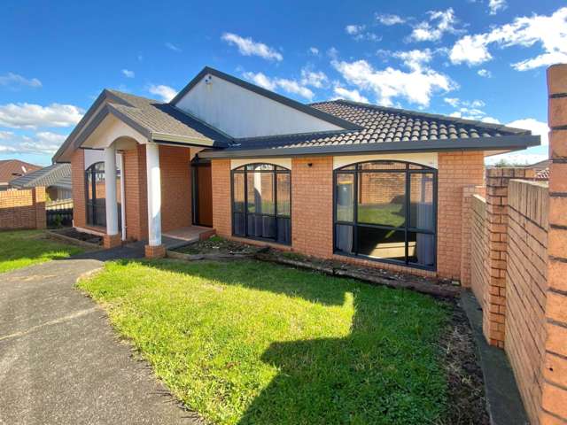 Extensive Family Home Walk To Point View School