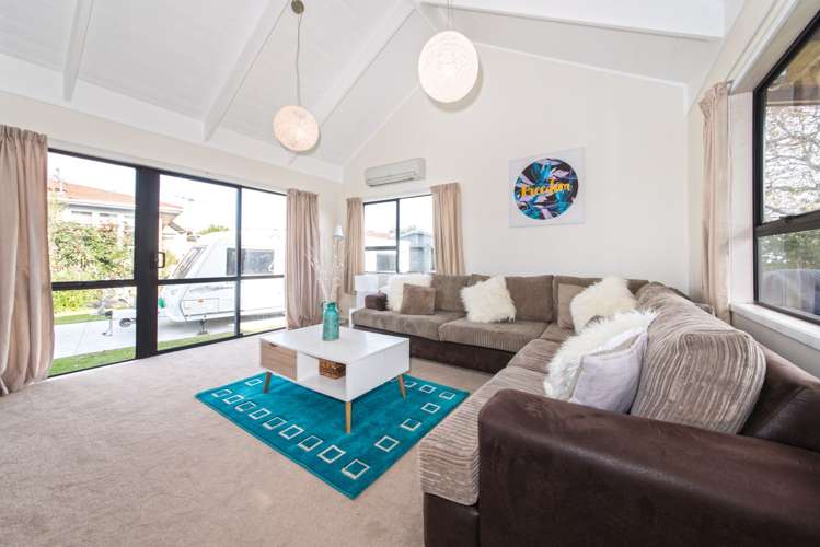 90 Flanshaw Road Te Atatu South_21