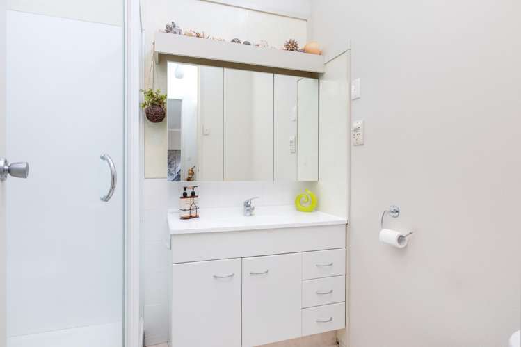 4/109a Te Atatu Road Te Atatu South_11