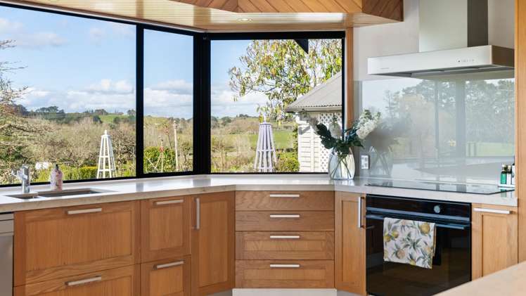 554 Kingseat Road Patumahoe_8