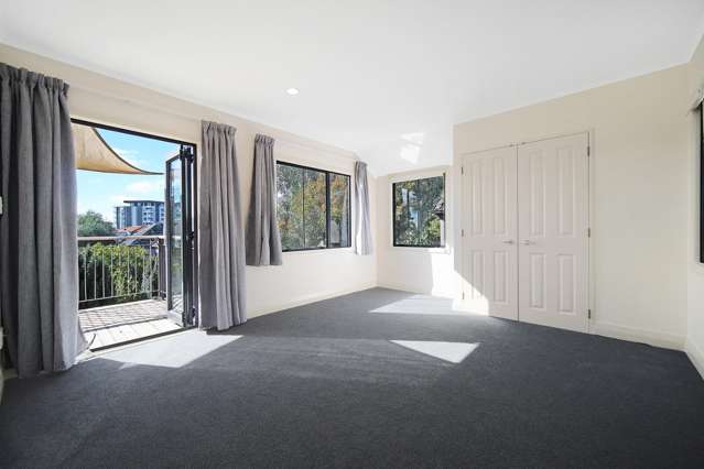 3/24A Claude Road 1662_3