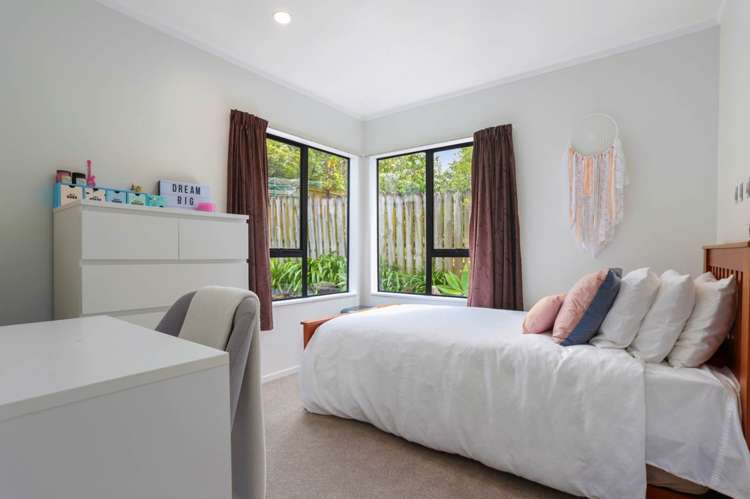 6 Thalia Place Totara Vale_11