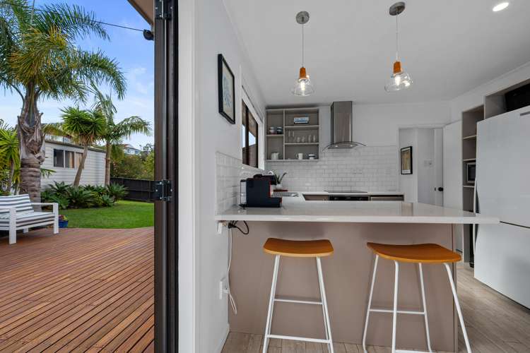 1/105 Sunset Road Totara Vale_5