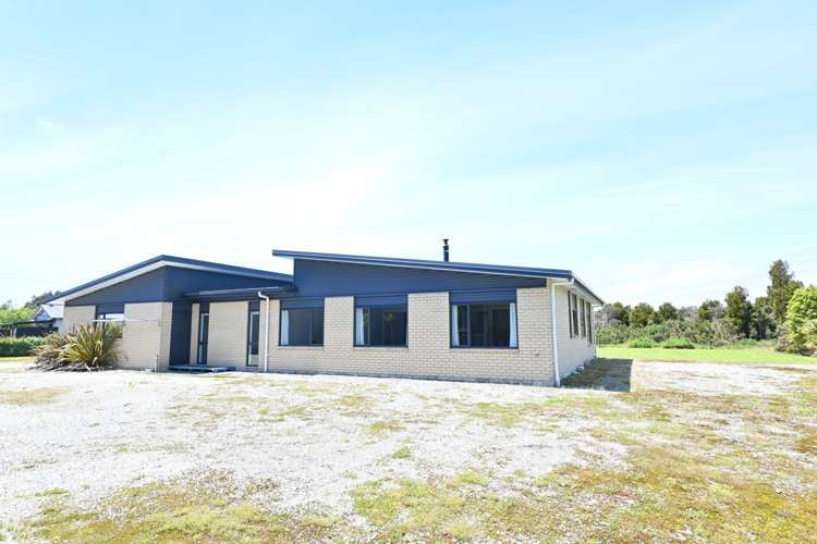 28 Craig Road Ruatapu_12