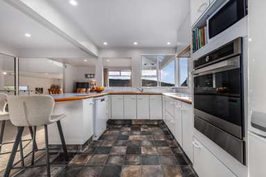 32 Paremata Crescent_3