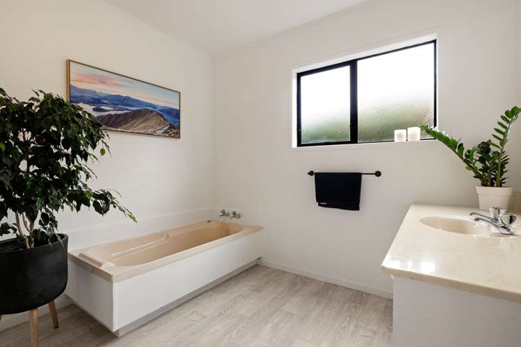 29 Glendale Drive Dinsdale_9